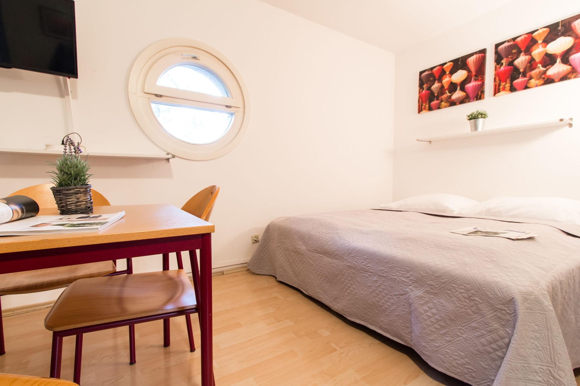 Apartmenthaus Hietzing I Contactless Check-in Apartamento
