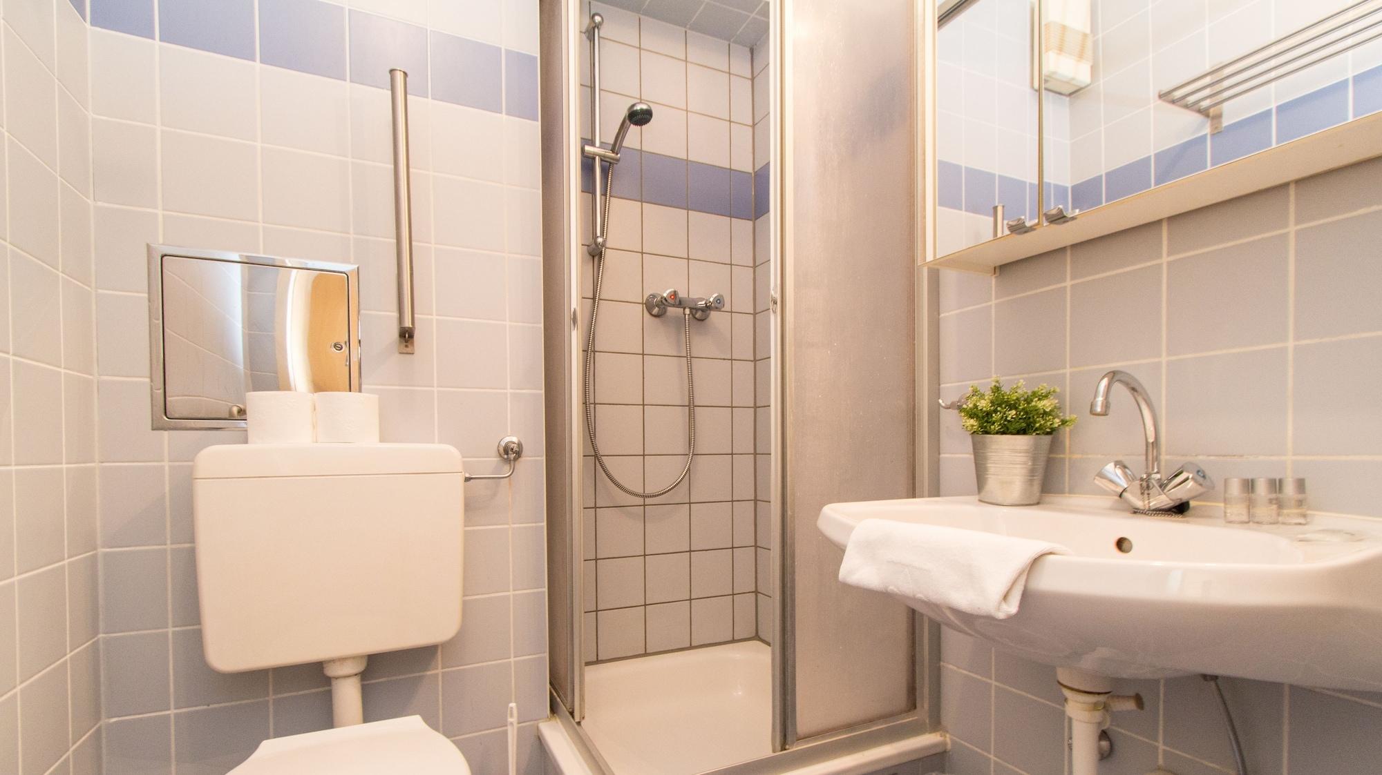 Apartmenthaus Hietzing I Contactless Check-in Apartamento