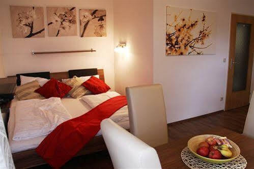 Apartmenthaus Hietzing I Contactless Check-in Viena